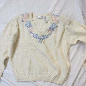 Liz Claiborne Collection white wool and angora sweater  L